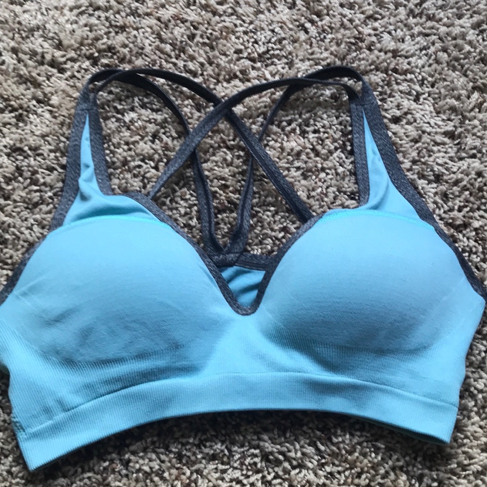 Women’s Pink sports bra. Size Medium.